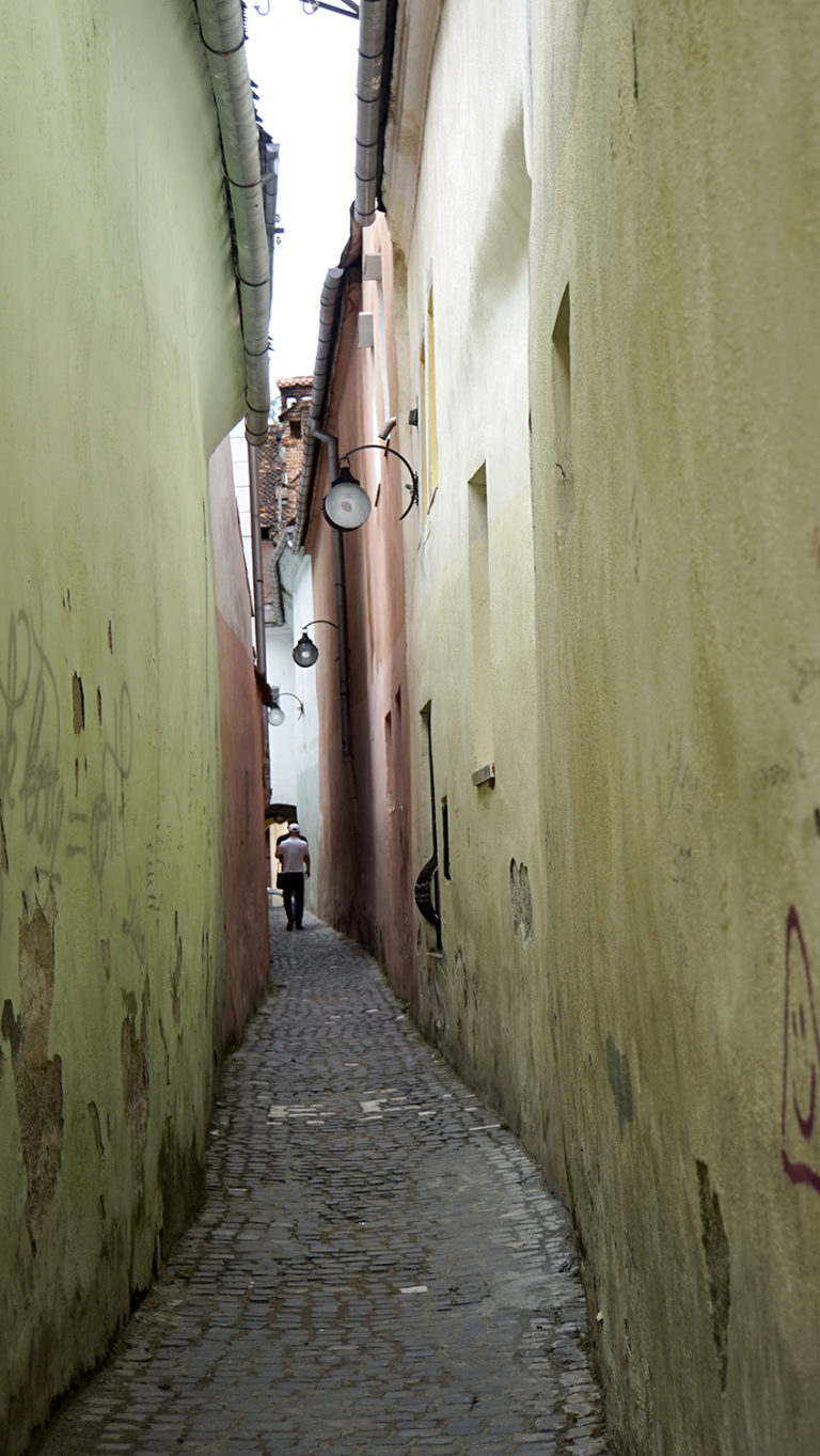 Brasov. Calle mas estrecha de Rumanía