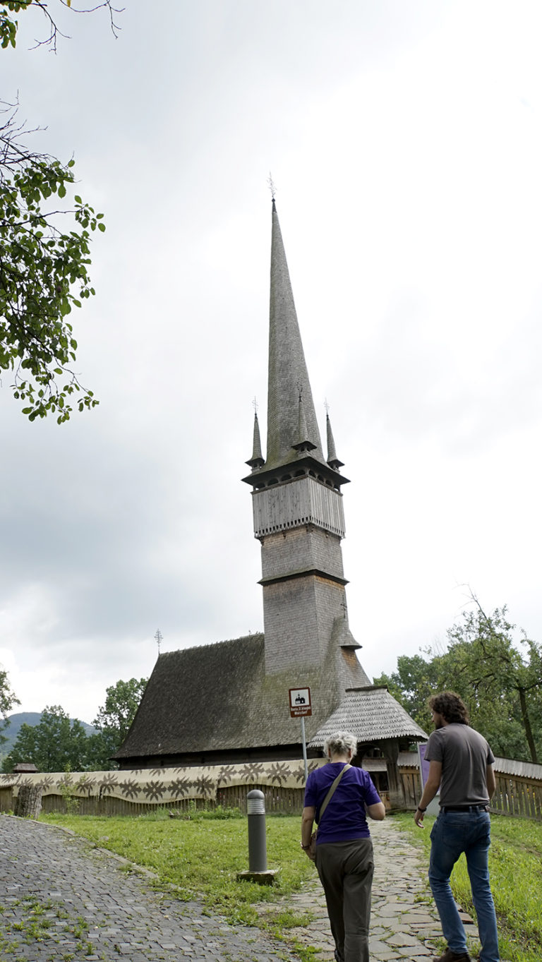 Iglesia de Surdesti